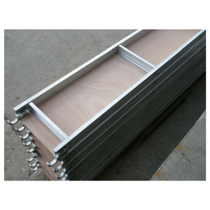 Tavola in compensato di alluminio da 7' X 19'.